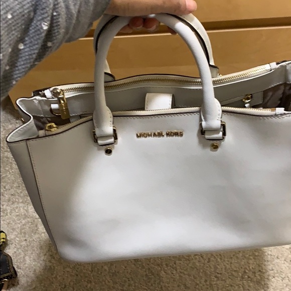 MK purse - Picture 4 of 4